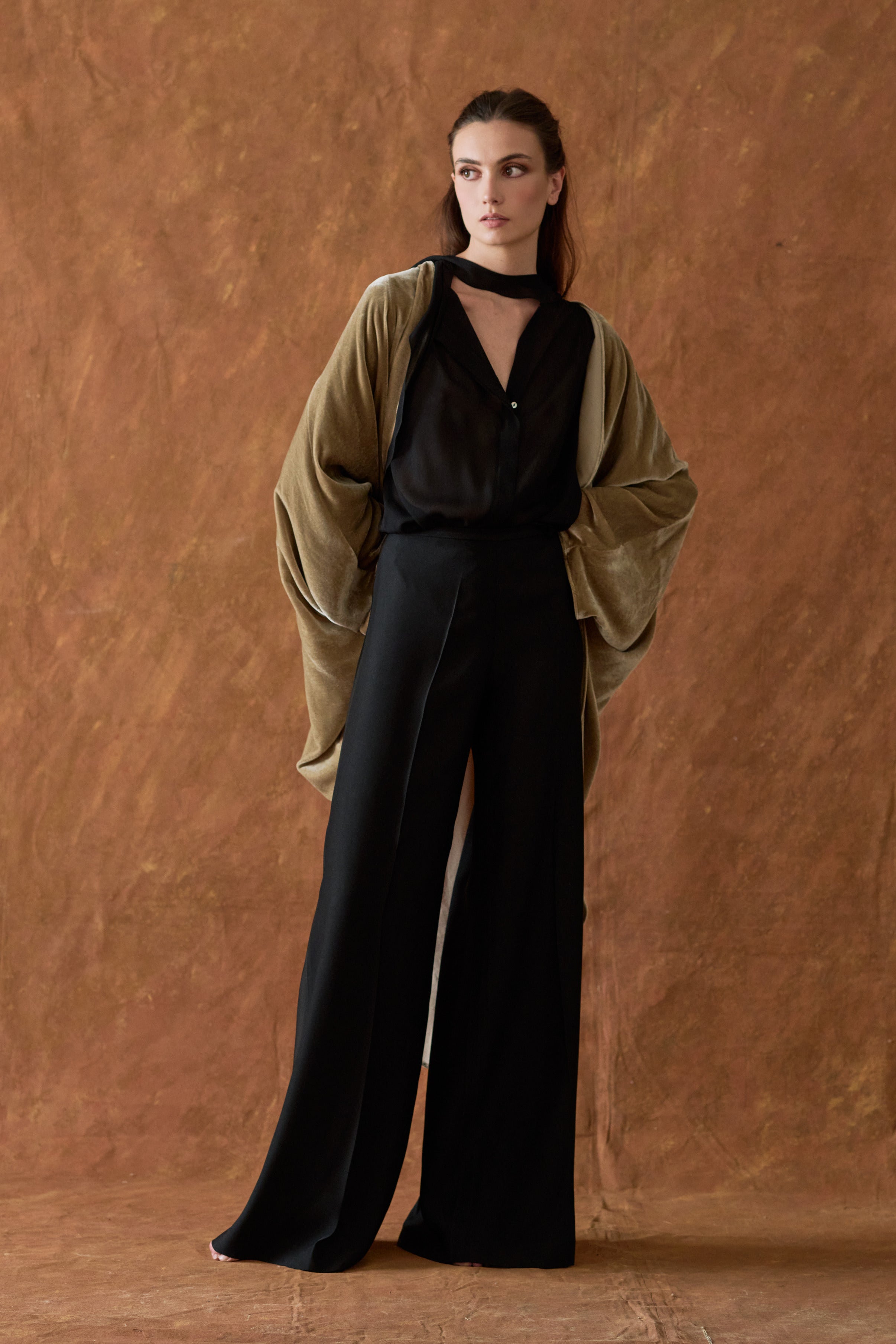 Silk Velvet Georgiana Kasaka - Camel