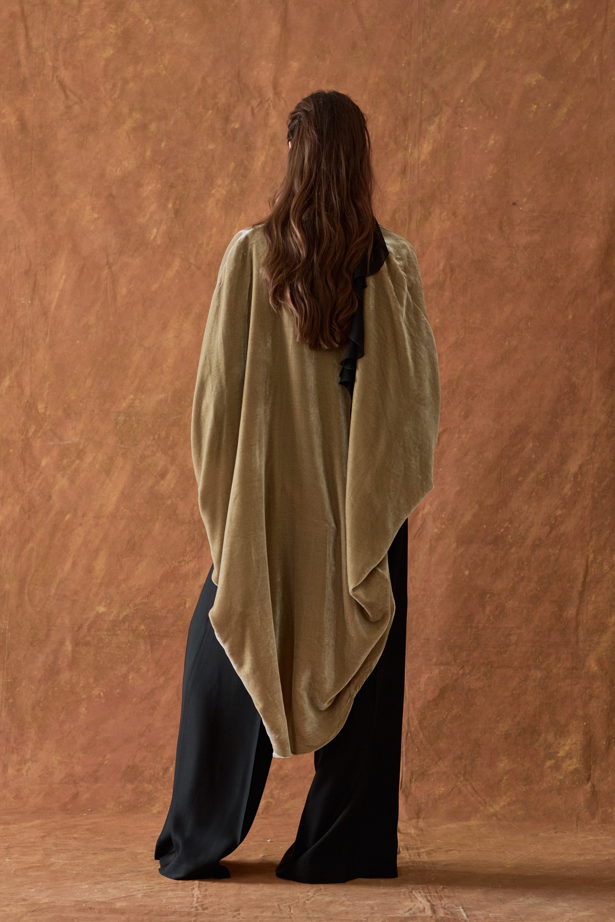 Silk Velvet Georgiana Kasaka - Camel