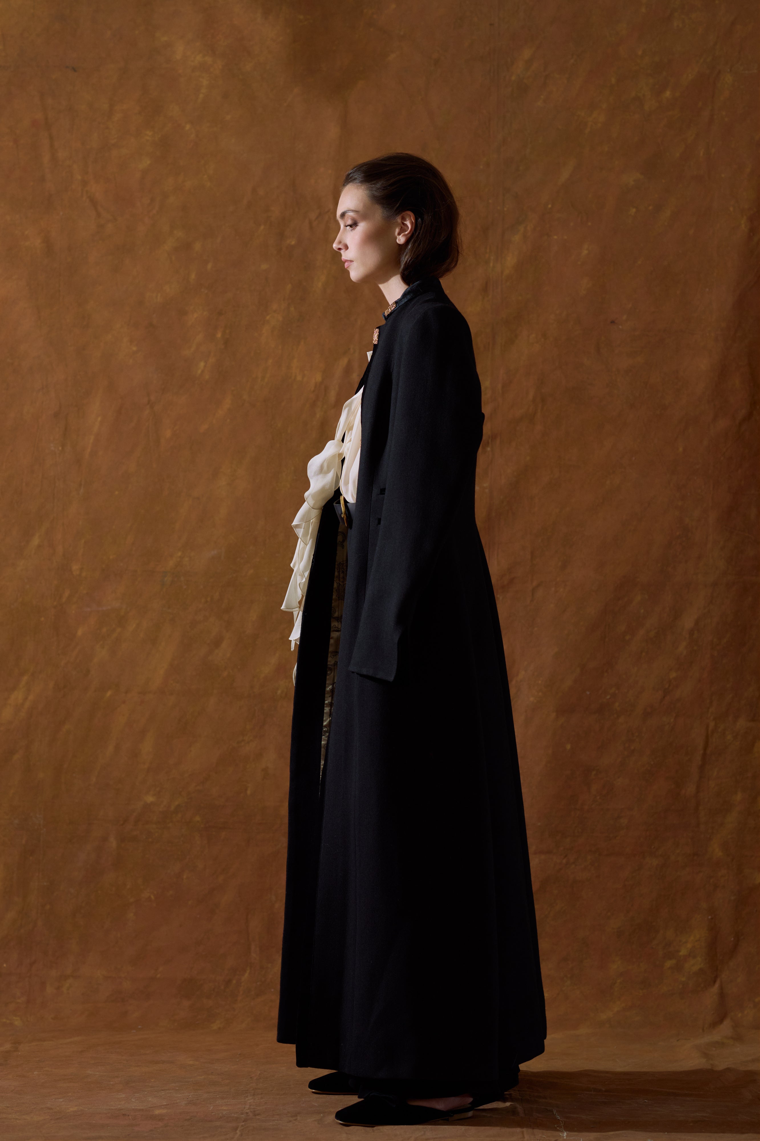 Medallion Coat in "Jerez" Wool