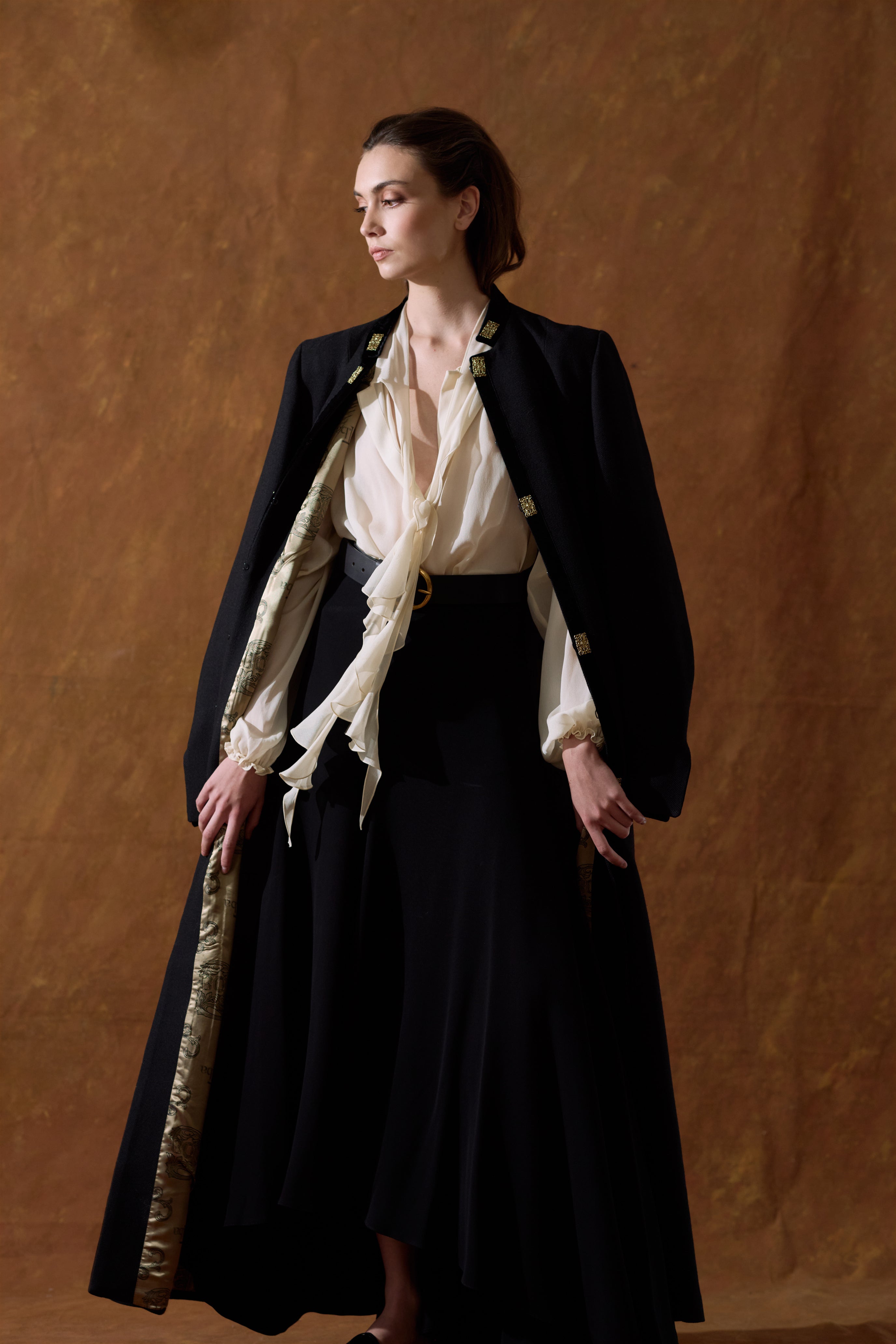 Medallion Coat in "Jerez" Wool