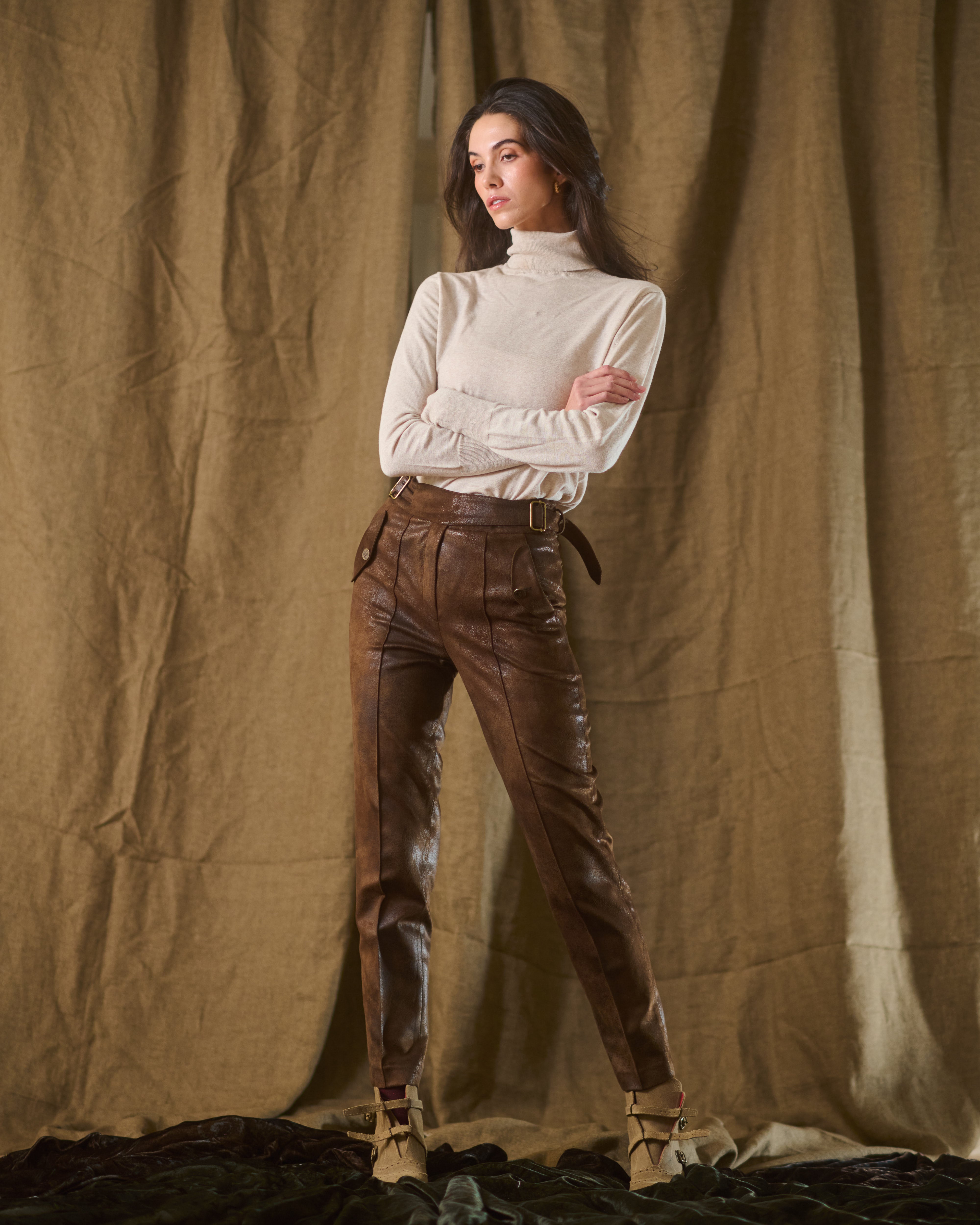 Gnu Buckle Pants - Brown