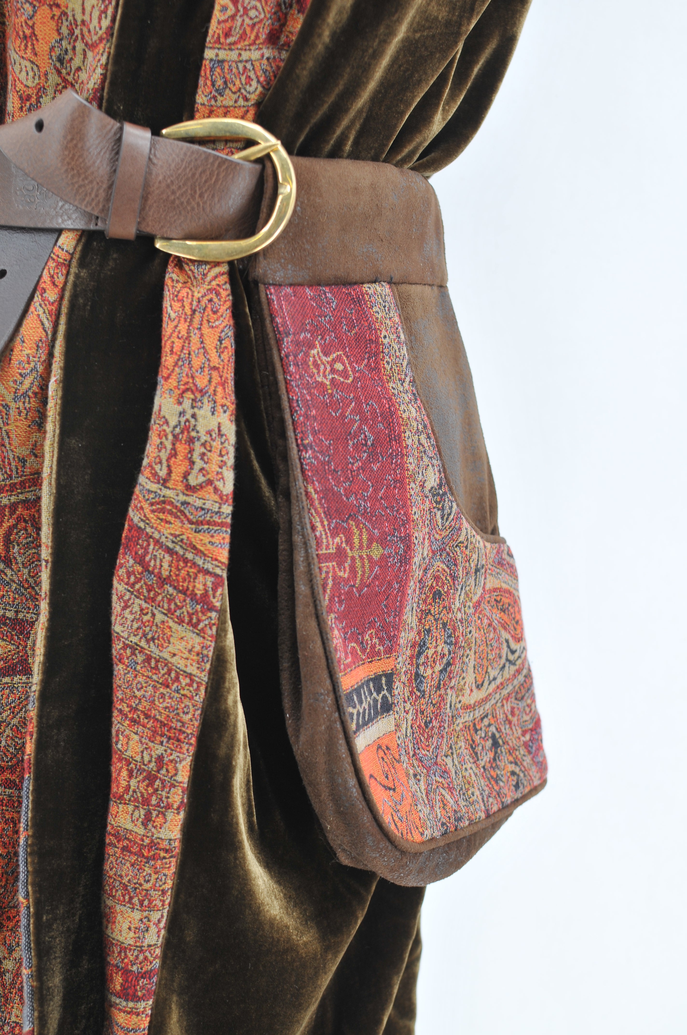 Gnu Jacquard Pouch - Brown