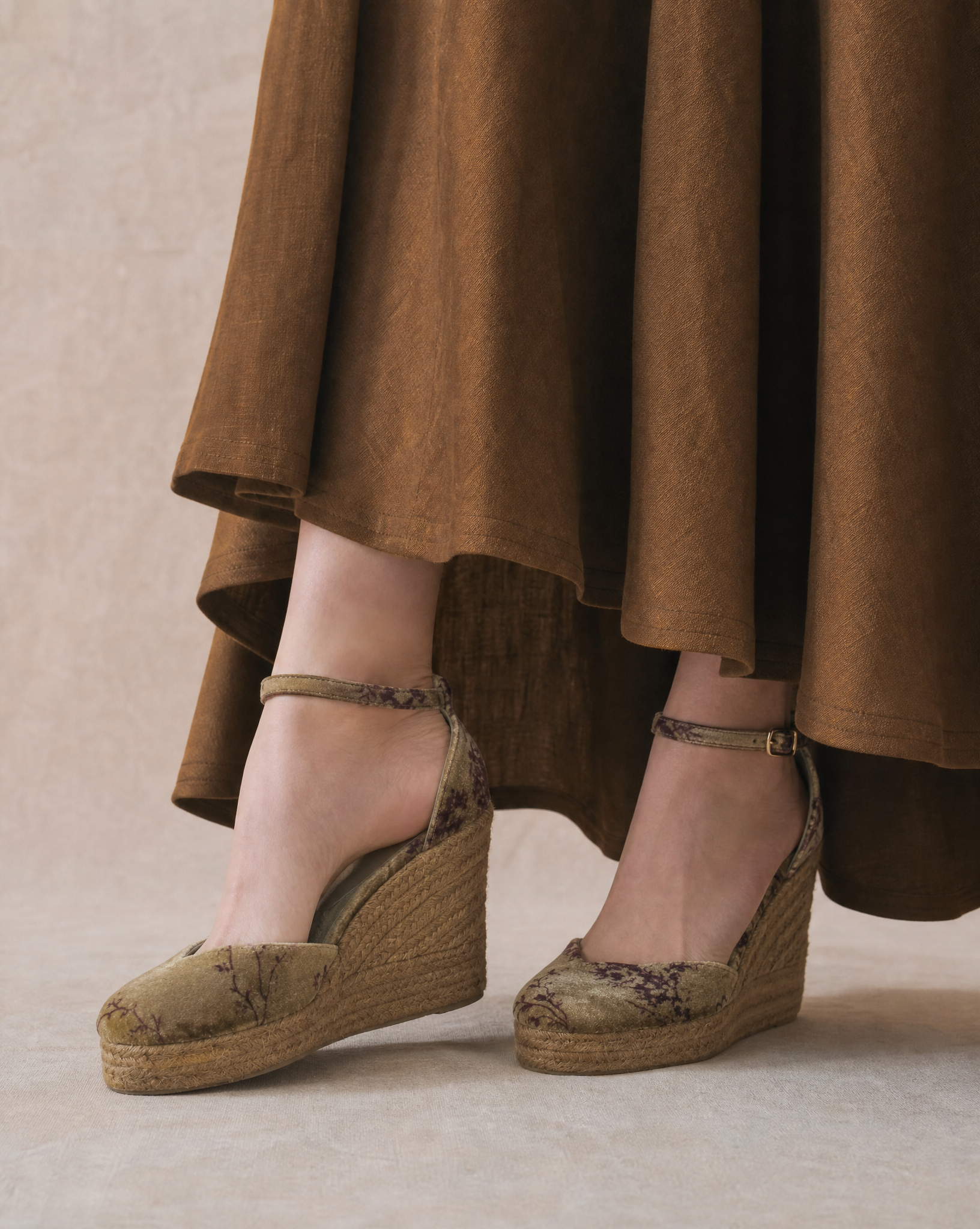 Chiara Espardilles in Silk Velvet - Print Mocca