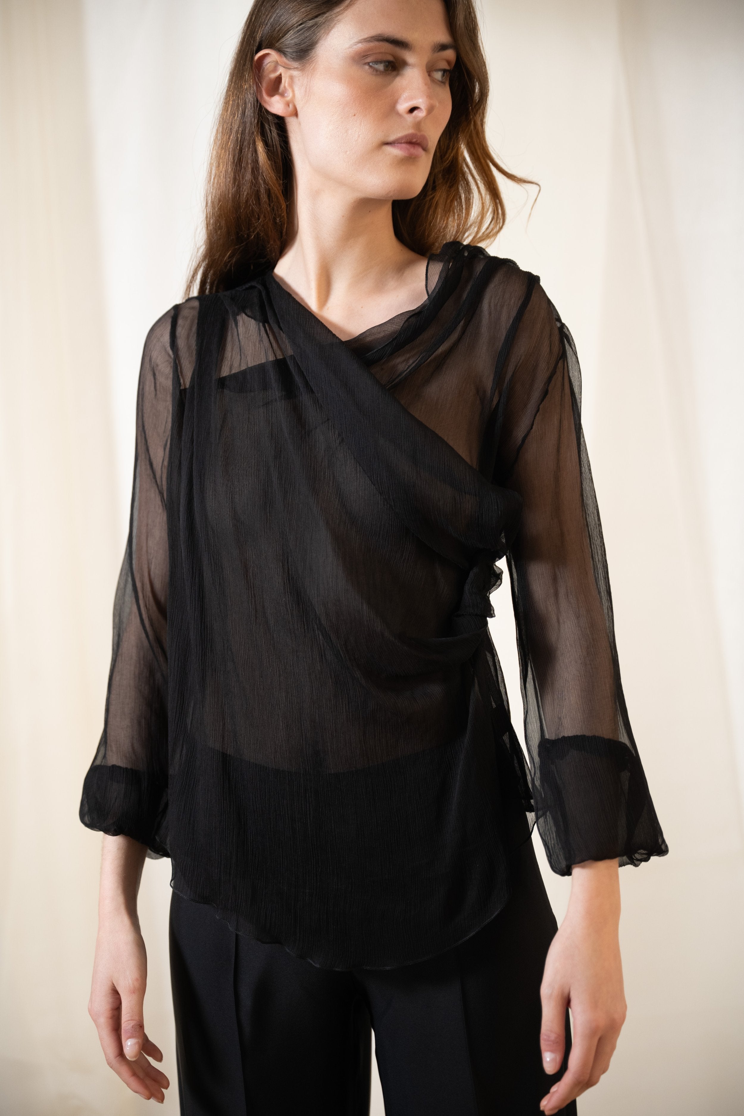 Blusa Toscana de gasa - Negra