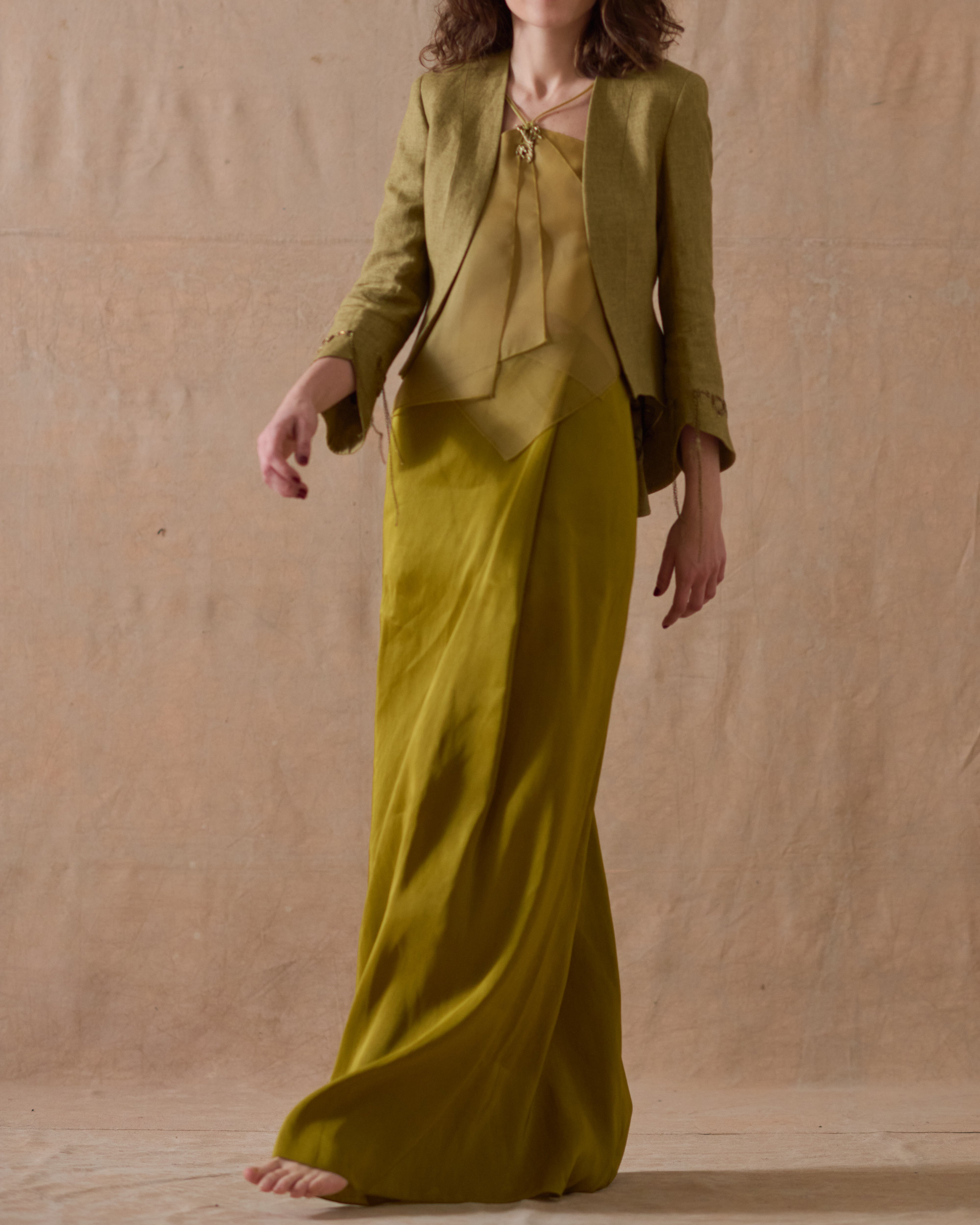 Falda Noor en Seda Rústica - Arbequina