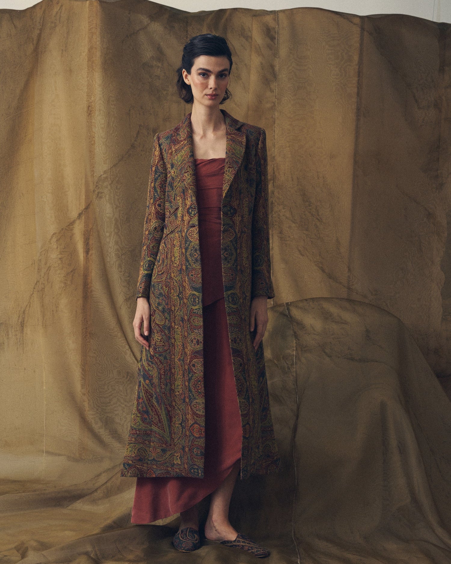 Women's Jacquard Lancelot long coat with paisley pattern in red and green hues by T.ba